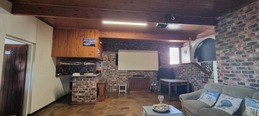 6 Bedroom Property for Sale in Saxilby Eastern Cape